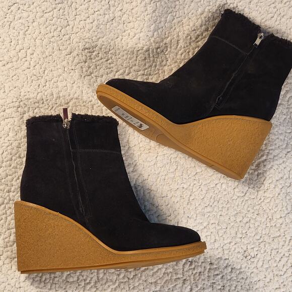 NWT Franco Sarto Women's Ulayna SuedeWedge Ankle Boot Black size 9.5 - Picture 2 of 7